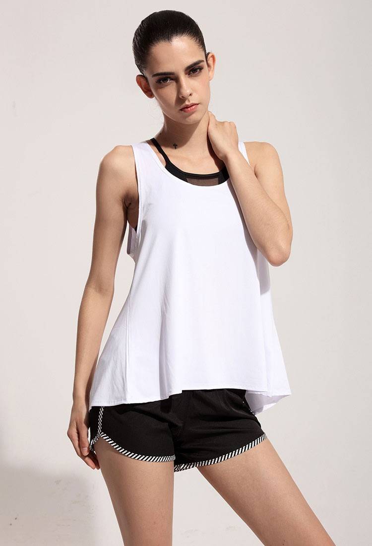 Áo tanktop khoét nách rộng